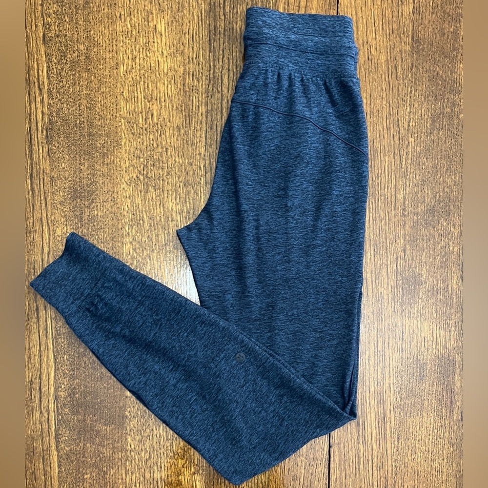 🍋LIKE NEW SOFT Lululemon Stretch Blue Jogger